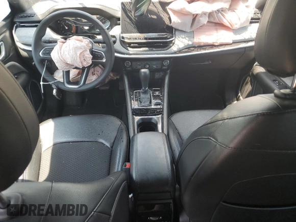 2024 Jeep Compass Latitude z VIN 3C4NJDBN0RT596696, wystawiony jako Copart lot #60412135 z przebiegiem Nie podano mil oraz Czysty tytuł • Clean title. Historia ofert i sprzedaży dostępna na DreamBid. Obrazek 8.
