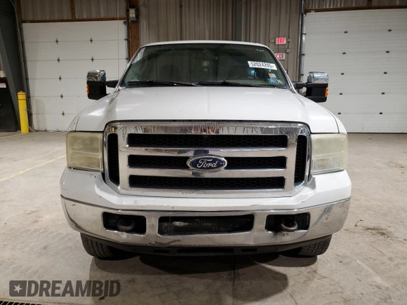 2006 Ford F-250 XL with VIN 1FTNF21506EA52363, listed as a Copart auction lot 52024205 with 112,177 mi miles and Salvage title. Bid and sale history available at DreamBid. Image 5.