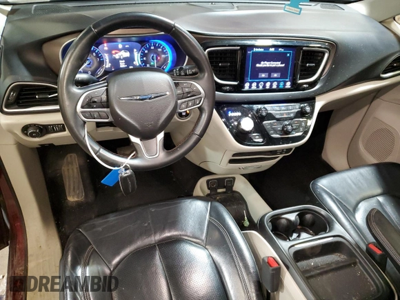 2018 Chrysler Pacifica Touring L z VIN 2C4RC1BG8JR269868, wystawiony jako Copart lot #56832475 z przebiegiem 130 476 mil mil oraz Szkody całkowita. Historia ofert i sprzedaży dostępna na DreamBid. Obrazek 8.