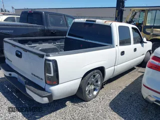 2005 Chevrolet Silverado 1500 LS z VIN 2GCEC13T951159829, wystawiony jako IAAI lot #42238798 z przebiegiem Nie podano mil oraz . Historia ofert i sprzedaży dostępna na DreamBid. Obrazek 4.