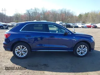 2024 Audi Q3 S line Premium Plus z VIN WA1EECF30R1173836, wystawiony jako IAAI lot #42044971 z przebiegiem 4848 mil mil oraz . Historia ofert i sprzedaży dostępna na DreamBid. Obrazek 13.