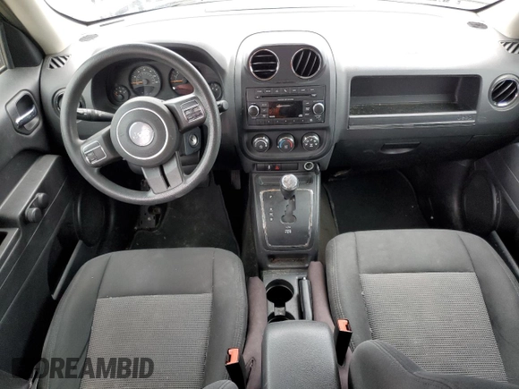 2016 Jeep Patriot Sport z VIN 1C4NJPBA6GD622154, wystawiony jako Copart lot #56938005 z przebiegiem 113 705 mil mil oraz Szkoda całkowita • Salvage title. Historia ofert i sprzedaży dostępna na DreamBid. Obrazek 8.