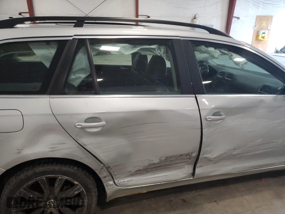 2014 Volkswagen Jetta TDI with VIN 3VWML7AJ5EM610664, listed as a Copart auction lot 60241915 with 126,602 mi miles and Salvage title. Bid and sale history available at DreamBid. Image 11.