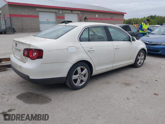 2008 Volkswagen Jetta SE with VIN 3VWRZ81K08M093880, listed as a IAAI auction lot 42273895 with 266,962 mi miles and . Bid and sale history available at DreamBid. Image 4.