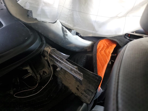 2018 Lexus GX 460 z VIN JTJBM7FX5J5210220, wystawiony jako Copart lot #48803605 z przebiegiem Nie podano mil oraz Szkoda całkowita • Salvage title. Historia ofert i sprzedaży dostępna na DreamBid. Obrazek 11.