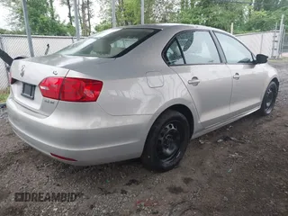 2012 Volkswagen Jetta SE with VIN 3VWDP7AJ9CM320638, listed as a IAAI auction lot 42227679 with 148,629 mi miles and . Bid and sale history available at DreamBid. Image 4.