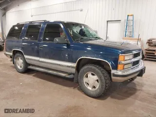 1996 Chevrolet Tahoe with VIN 1GNEK13R3TJ359476, listed as a IAAI auction lot 39579992 with 258,505 mi miles. Bid and sale history available at carsss.com. Image 1.