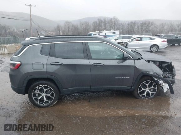 2024 Jeep Compass Limited z VIN 3C4NJDCN0RT162261, wystawiony jako IAAI lot #41727504 z przebiegiem 870 mil mil oraz . Historia ofert i sprzedaży dostępna na DreamBid. Obrazek 12.