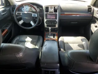 2009 Chrysler 300 Limited z VIN 2C3KA33V09H578112, wystawiony jako Copart lot #59504765 z przebiegiem 170 928 mil mil oraz Szkoda całkowita • Salvage title. Historia ofert i sprzedaży dostępna na DreamBid. Obrazek 8.