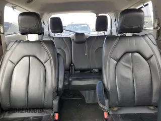 2017 Chrysler Pacifica Touring L z VIN 2C4RC1BG6HR583576, wystawiony jako Copart lot #44602375 z przebiegiem 204 839 mil mil oraz Szkoda całkowita • Salvage title. Historia ofert i sprzedaży dostępna na DreamBid. Obrazek 10.