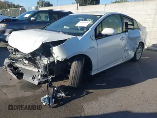 2016 Toyota Prius Four with VIN JTDKARFU4G3525589, listed as a IAAI auction lot 41612929 with 197,114 mi miles. Bid and sale history available at carsss.com. Image 18.