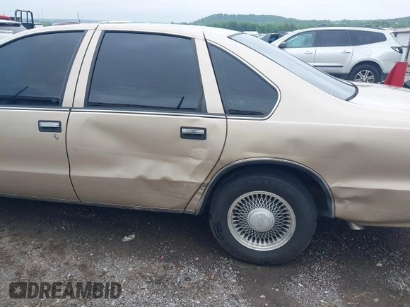 1996 Chevrolet Caprice 1SA Special Value с VIN 1G1BL52W7TR179967, выставлен на аукционе IAAI как лот 42311914 с пробегом 146 265 миль миль и . История ставок и продаж доступна на DreamBid. Изображение 6.