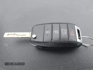 2019 Kia Sorento LX z VIN 5XYPGDA59KG448942, wystawiony jako IAAI lot #42333673 z przebiegiem 172 581 mil mil oraz . Historia ofert i sprzedaży dostępna na DreamBid. Obrazek 11.