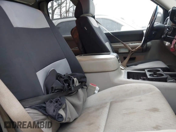 2007 Chevrolet Silverado 1500 LT w/1LT with VIN 2GCEC19J471570418, listed as a IAAI auction lot 41511134 with 219,552 mi miles. Bid and sale history available at carsss.com. Image 5.