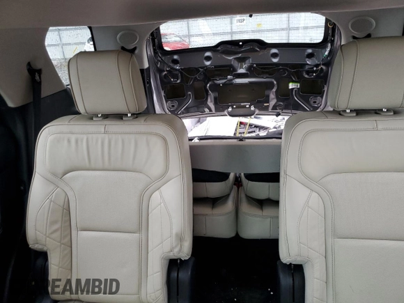 2016 Ford Explorer Platinum z VIN 1FM5K8HT9GGB76930, wystawiony jako Copart lot #56923465 z przebiegiem 141 811 mil mil oraz Szkoda całkowita • Salvage title. Historia ofert i sprzedaży dostępna na DreamBid. Obrazek 10.