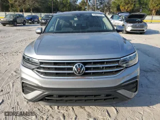 2022 Volkswagen Tiguan SE with VIN 3VV3B7AX5NM021041, listed as a Copart auction lot 43694705 with 19,724 mi miles and Salvage Title. Bid and sale history available at carsss.com. Image 5.