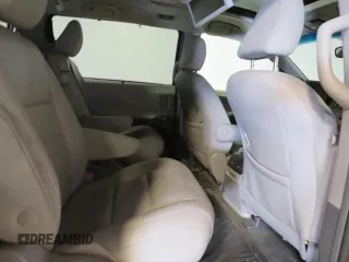 2018 Toyota Sienna XLE Auto Access Seat with VIN 5TDYZ3DC3JS921237, listed as a Copart auction lot 48207645 with 58,821 mi miles and Salvage Title. Bid and sale history available at carsss.com. Image 6.