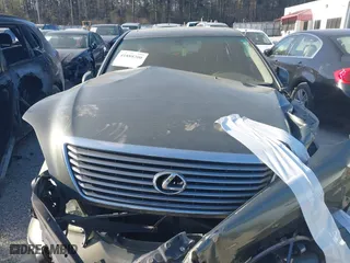 2004 Lexus LS 430 with VIN JTHBN36F640127573, listed as a IAAI auction lot 41888200 with 176,000 mi miles. Bid and sale history available at carsss.com. Image 12.