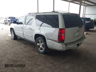 2008 Chevrolet Suburban LT w/3LT with VIN 3GNFC16088G176940, listed as a IAAI auction lot 41596604 with 264,173 mi miles. Bid and sale history available at carsss.com. Image 3.