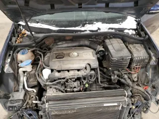 2012 Volkswagen GTI PZEV z VIN WVWED7AJ0CW239947, wystawiony jako Copart lot #42258295 z przebiegiem 136 735 mil mil oraz Szkoda całkowita • Salvage title. Historia ofert i sprzedaży dostępna na DreamBid. Obrazek 11.