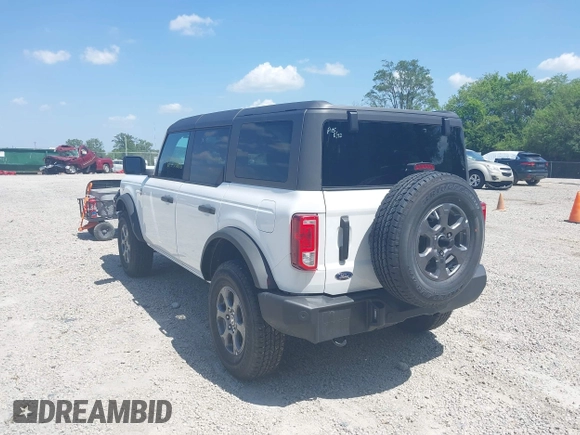 2025 Ford Bronco Big Bend z VIN 1FMDE7BH3SLA43579, wystawiony jako IAAI lot #42533206 z przebiegiem 2 958 mil mil oraz . Historia ofert i sprzedaży dostępna na DreamBid. Obrazek 3.