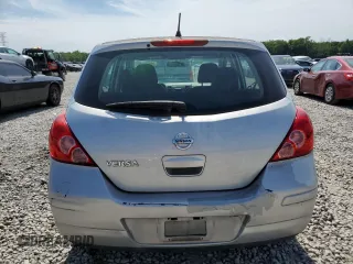 2011 Nissan Versa S z VIN 3N1BC1CP7BL440448, wystawiony jako Copart lot #58199525 z przebiegiem 155 043 mil mil oraz Szkoda całkowita • Salvage title. Historia ofert i sprzedaży dostępna na DreamBid. Obrazek 6.