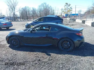 2025 Toyota 86 Premium с VIN JF1ZNBE12S9751742, выставлен на аукционе IAAI как лот 41856067 с пробегом 1 272 миль миль и . История ставок и продаж доступна на DreamBid. Изображение 13.