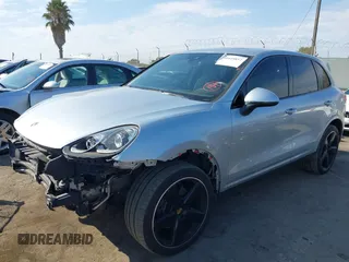 2017 Porsche Cayenne with VIN WP1AA2A20HKA80556, listed as a IAAI auction lot 40449857 with 40,504 mi miles. Bid and sale history available at carsss.com. Image 2.