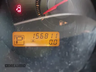 2009 Nissan Versa S z VIN 3N1BC13E49L480172, wystawiony jako IAAI lot #42349573 z przebiegiem 156 811 mil mil oraz . Historia ofert i sprzedaży dostępna na DreamBid. Obrazek 7.