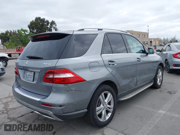 2012 Mercedes-Benz M ML 350 with VIN 4JGDA5HB2CA022335, listed as a IAAI auction lot 42045828 with 162,328 mi miles. Bid and sale history available at carsss.com. Image 6.