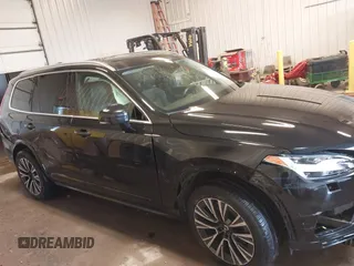 2022 Volvo XC90 Momentum with VIN YV4102PK8N1797278, listed as a IAAI auction lot 41720482 with 46,172 mi miles. Bid and sale history available at carsss.com. Image 13.