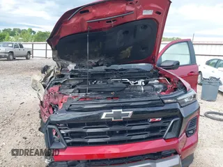 2023 Chevrolet Colorado 4WD Z71 z VIN 1GCPTDEK5P1229334, wystawiony jako IAAI lot #42201772 z przebiegiem Nie podano mil oraz . Historia ofert i sprzedaży dostępna na DreamBid. Obrazek 10.