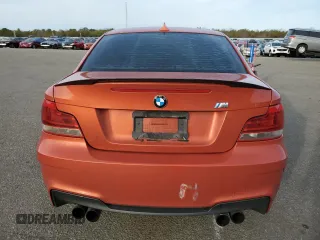 2011 BMW 1 Series M z VIN WBSUR9C57BVP76367, wystawiony jako Copart lot #48887725 z przebiegiem Nie podano mil oraz Szkody całkowita. Historia ofert i sprzedaży dostępna na DreamBid. Obrazek 6.