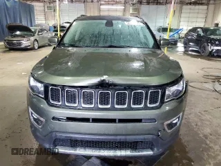 2018 Jeep Compass Limited with VIN 3C4NJDCB8JT418740, listed as a Copart auction lot 52422155 with 184,940 mi miles and Clean Title. Bid and sale history available at DreamBid. Image 5.