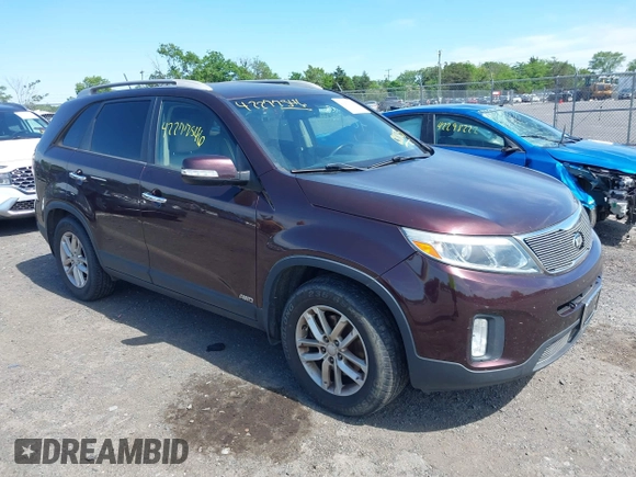 2015 Kia Sorento LX z VIN 5XYKTCA60FG638823, wystawiony jako IAAI lot #42277546 z przebiegiem 147 444 mil mil oraz . Historia ofert i sprzedaży dostępna na DreamBid. Obrazek 1.
