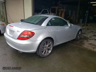 2008 Mercedes-Benz SLK-Class 3.5L with VIN WDBWK56F58F179253, listed as a Copart auction lot 48260615 with 82,394 mi miles and Clean Title. Bid and sale history available at carsss.com. Image 3.