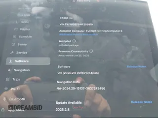 2021 Tesla Model Y Performance z VIN 5YJYGDEF8MF209819, wystawiony jako IAAI lot #41757009 z przebiegiem 37 685 mil mil oraz . Historia ofert i sprzedaży dostępna na DreamBid. Obrazek 18.