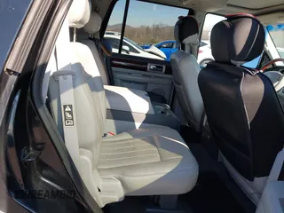 2004 Lincoln Navigator Luxury with VIN 5LMFU28R54LJ07507, listed as a IAAI auction lot 41284716 with 255,912 mi miles. Bid and sale history available at carsss.com. Image 8.