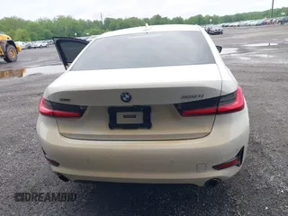 2020 BMW 3 Series 330i xDrive z VIN 3MW5R7J00L8B06071, wystawiony jako IAAI lot #42197554 z przebiegiem 96 677 mil mil oraz . Historia ofert i sprzedaży dostępna na DreamBid. Obrazek 16.