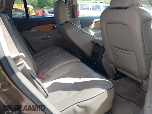 2011 Lincoln MKX z VIN 2LMDJ8JK4BBJ08331, wystawiony jako IAAI lot #42409884 z przebiegiem 214 304 mil mil oraz . Historia ofert i sprzedaży dostępna na DreamBid. Obrazek 8.