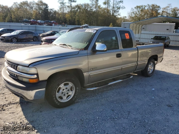 2002 Chevrolet Silverado 1500 LT with VIN 2GCEC19T821250979, listed as a Copart auction lot 82827974 with 219,131 mi miles and Salvage Title. Bid and sale history available at carsss.com. Image 1.