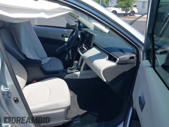 2025 Toyota Corolla Cross L with VIN 7MUAAAAG8SV129922, listed as a IAAI auction lot 42275105 with 993 mi miles and . Bid and sale history available at DreamBid. Image 5.