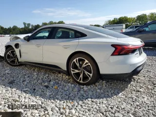 2023 Audi e-tron GT Premium Plus z VIN WAUCJBFW0P7000208, wystawiony jako Copart lot #68644653 z przebiegiem 2442 mil mil oraz Szkody całkowita. Historia ofert i sprzedaży dostępna na DreamBid. Obrazek 2.