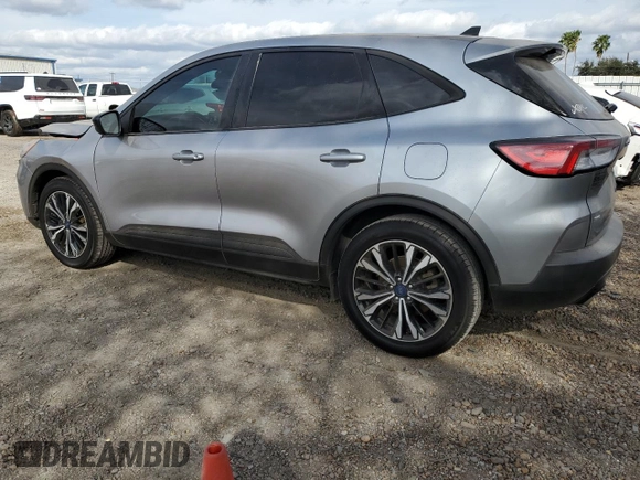 2021 Ford Escape SE z VIN 1FMCU0G60MUB26476, wystawiony jako Copart lot #45902945 z przebiegiem 45 638 mil mil oraz Czysty tytuł • Clean title. Historia ofert i sprzedaży dostępna na DreamBid. Obrazek 2.