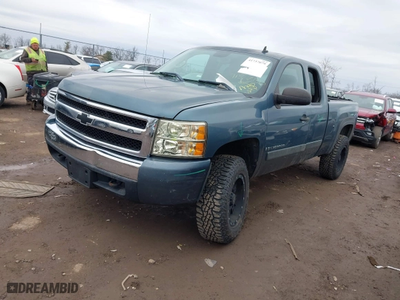2008 Chevrolet Silverado 1500 LT w/1LT with VIN 1GCEK19J98Z140363, listed as a IAAI auction lot 41737079 with 170,787 mi miles. Bid and sale history available at carsss.com. Image 17.