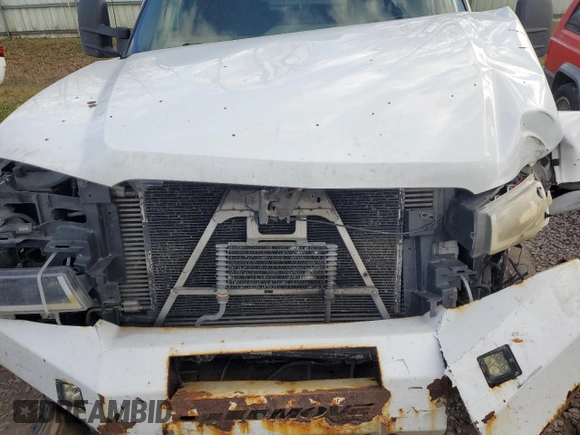 2004 Chevrolet Silverado 3500 DRW z VIN 1GCJK33104F120422, wystawiony jako Copart lot #78437134 z przebiegiem 277 609 mil mil oraz Szkoda całkowita • Salvage title. Historia ofert i sprzedaży dostępna na DreamBid. Obrazek 11.