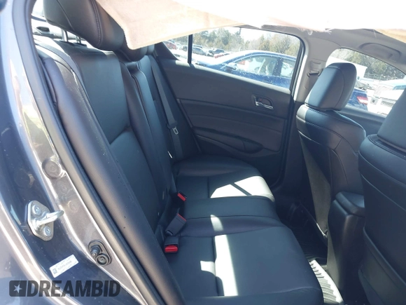 2018 Acura ILX z VIN 19UDE2F3XJA005686, wystawiony jako IAAI lot #41734118 z przebiegiem 39 977 mil mil oraz . Historia ofert i sprzedaży dostępna na DreamBid. Obrazek 8.