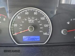 2010 Hyundai Elantra GLS z VIN KMHDU4AD6AU910823, wystawiony jako IAAI lot #42457927 z przebiegiem 168 803 mil mil oraz . Historia ofert i sprzedaży dostępna na DreamBid. Obrazek 7.