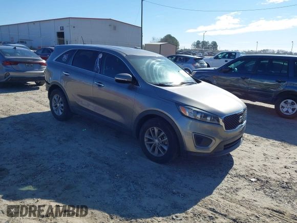 2016 Kia Sorento LX with VIN 5XYPG4A32GG115679, listed as a IAAI auction lot 41634575 with 135,236 mi miles. Bid and sale history available at carsss.com. Image 1.