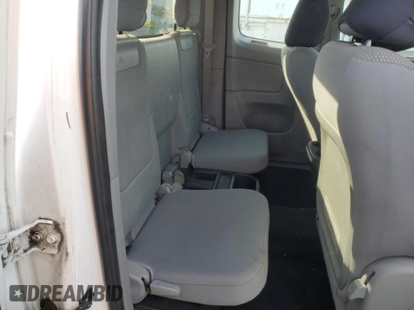 2013 Toyota Tacoma z VIN 5TFTX4CN3DX028556, wystawiony jako Copart lot #53155045 z przebiegiem 154 588 mil mil oraz Szkoda całkowita • Salvage title. Historia ofert i sprzedaży dostępna na DreamBid. Obrazek 10.